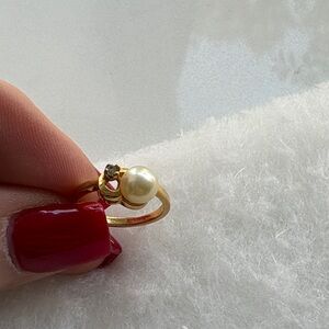 Elegant Gold Pearl Ring